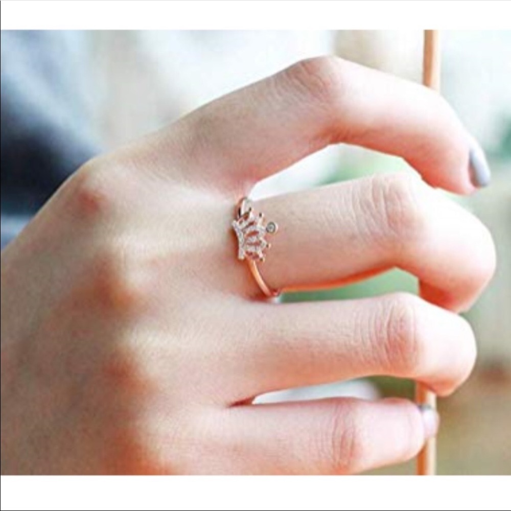 Delicate 14K Rose Gold Crown Ring - Picture 2 of 4